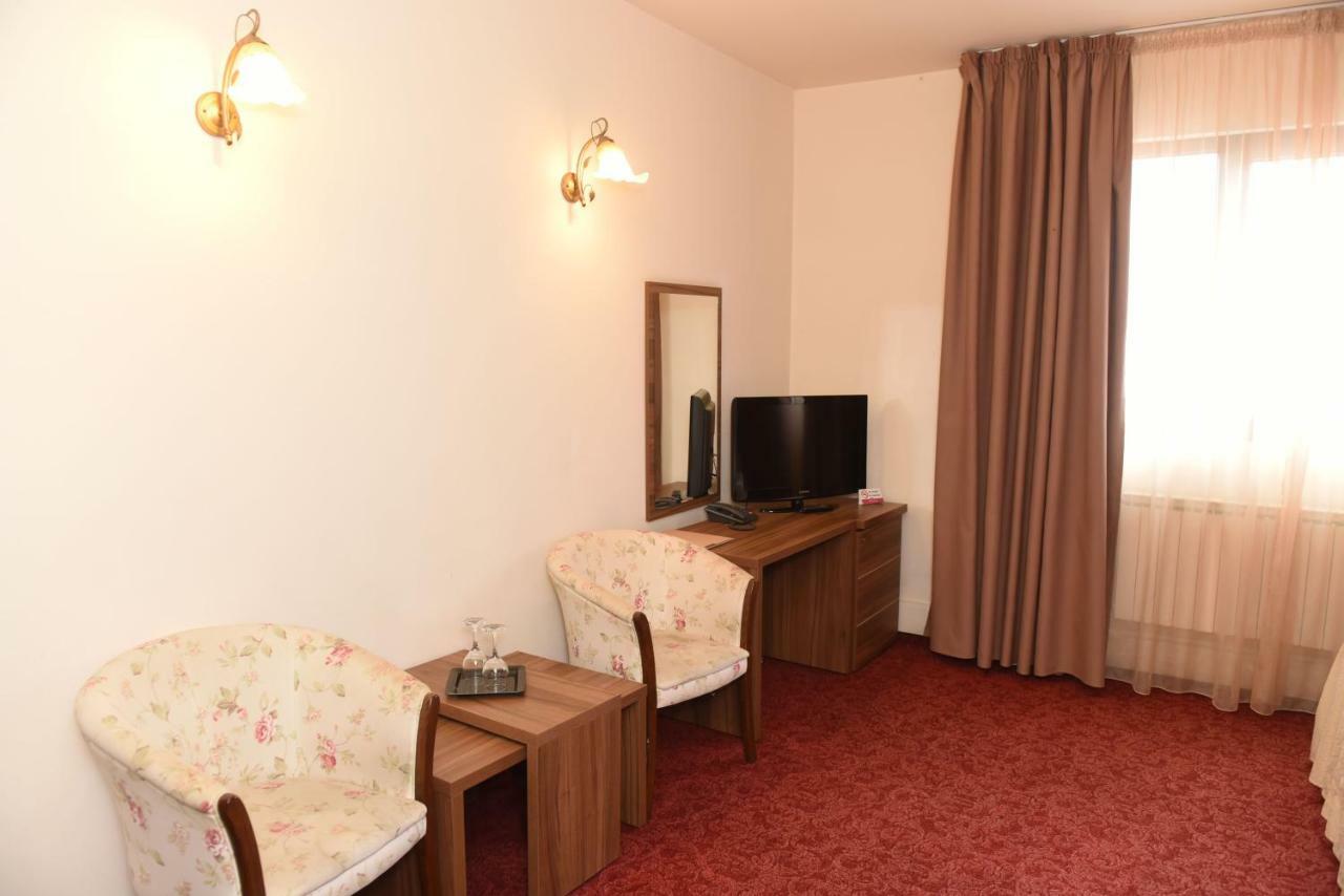 Hotel Gema Брашов Екстер'єр фото