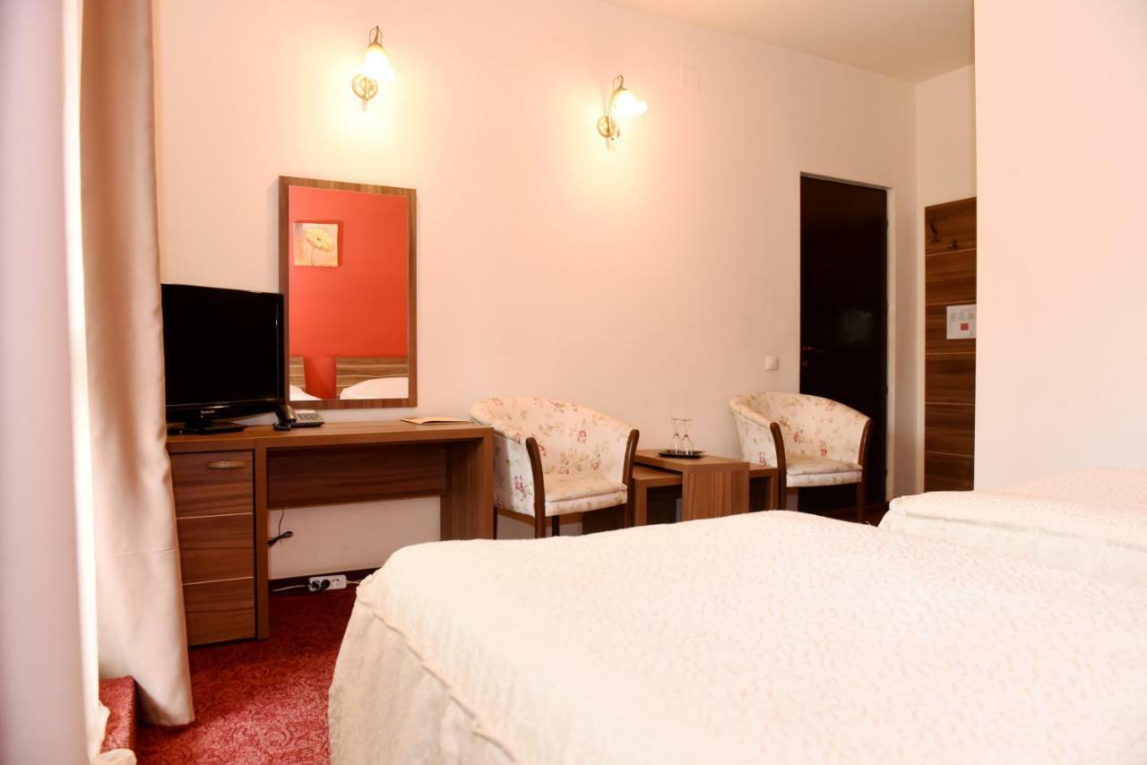 Hotel Gema Брашов Екстер'єр фото